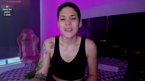 Snapshot of laura_r23 chatting on 03/05/25, 12:00 Laura Rose online show from 03/05/25, 12:00