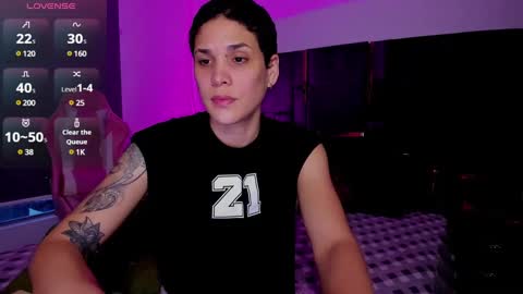 Snapshot of laura_r23 chatting on 03/05/25, 11:05 Laura Rose online show from 03/05/25, 11:05