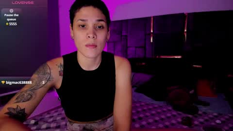 Snapshot of laura_r23 chatting on 03/07/25, 06:02 Laura Rose online show from 03/07/25, 06:02