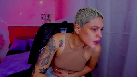 Snapshot of laura_r23 chatting on 10/02/25, 12:28 Laura Rose online show from 10/02/25, 12:28