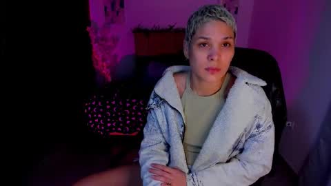 Snapshot of laura_r23 chatting on 10/09/25, 03:04 Laura Rose online show from 10/09/25, 03:04
