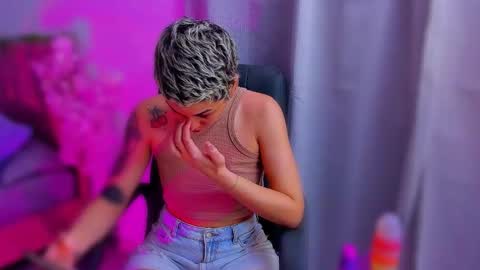 Laura Rose online show from 11/20/25, 03:39