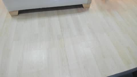 Laura online show from 06/09/26, 06:52