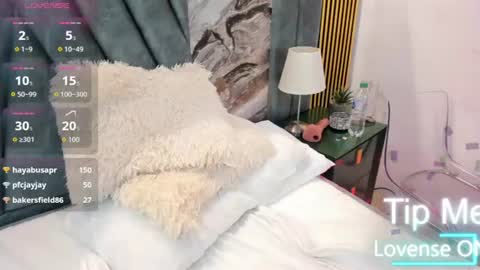 Laura online show from 06/14/26, 02:24