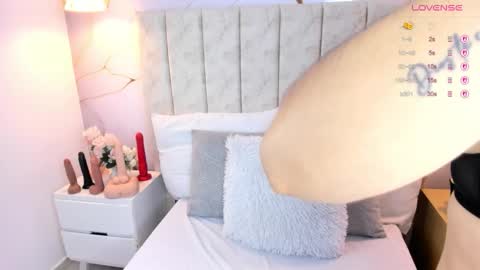 Laura Smith online show from 12/20/25, 06:59