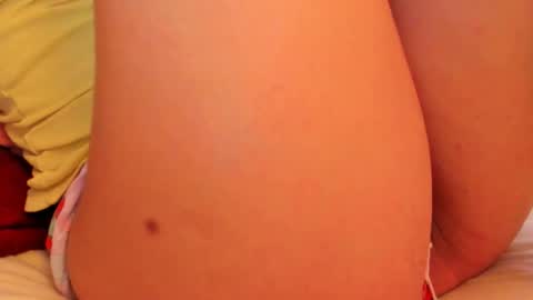 Snapshot of laura_soe chatting on 11/08/25, 03:01 LAURA SOE online show from 11/08/25, 03:01