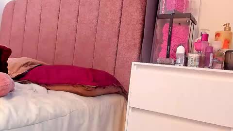 LAURA SOE online show from 02/25/26, 09:24