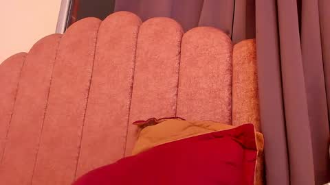 LAURA SOE online show from 04/17/26, 01:08