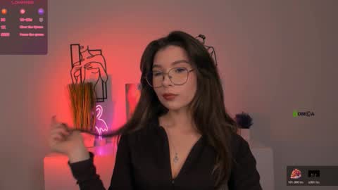 laura_sween online show from 10/23/25, 07:01