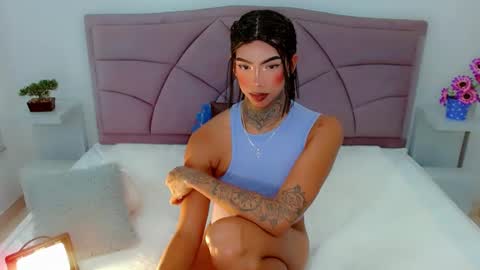 Laura online show from 01/30/25, 05:52