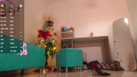 Snapshot of laura_zans_ chatting on 12/04/24, 02:37 Laura Zans I am sensual goddes and i was born for loveworshipping and enjoyment. online show from 12/04/24, 02:37