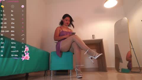 Snapshot of laura_zans_ chatting on 01/28/25, 03:04 Laura Zans I am sensual goddes and i was born for loveworshipping and enjoyment. online show from 01/28/25, 03:04