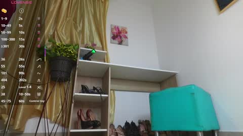 Laura Zans   I am sensual goddes and i was born for loveworshipping and enjoyment. online show from 04/01/26, 08:37