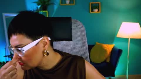 lauradavidsons online show from 11/16/25, 06:35