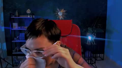 lauradavidsons online show from 11/22/25, 02:32