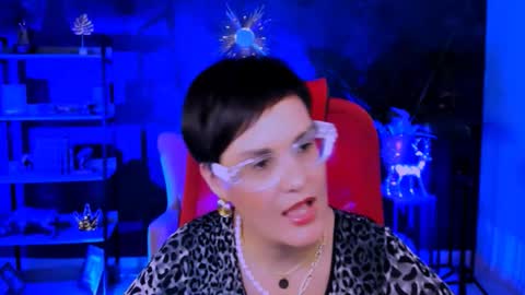 lauradavidsons online show from 11/28/25, 01:14