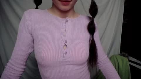 Snapshot of lauradre_ chatting on 02/11/25, 08:48 Laura online show from 02/11/25, 08:48