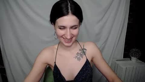 Snapshot of lauradre_ chatting on 02/15/25, 02:55 Laura online show from 02/15/25, 02:55