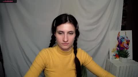 Snapshot of lauradre_ chatting on 02/25/25, 12:03 Laura online show from 02/25/25, 12:03