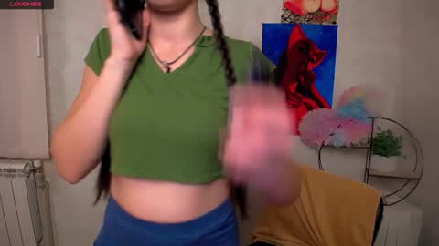 Snapshot of lauradre_ chatting on 11/14/25, 08:57 Laura online show from 11/14/25, 08:57