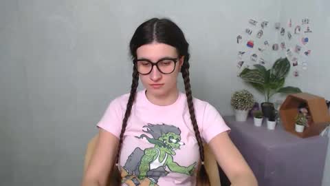 Laura online show from 01/10/26, 04:14