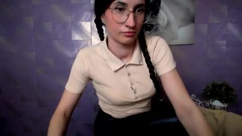 Laura online show from 03/31/26, 07:53