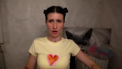 Laura online show from 05/20/26, 10:21