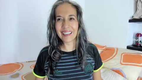 Snapshot of laurafarrely chatting on 06/19/26, 12:15 Laura online show from 06/19/26, 12:15