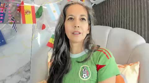 Laura online show from 06/25/26, 01:05