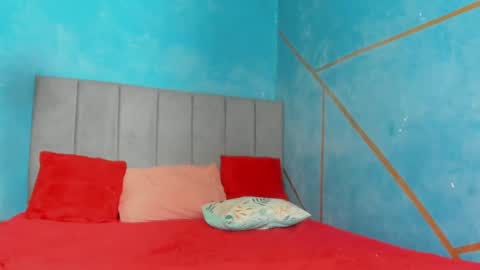 Laura online show from 03/10/25, 08:12