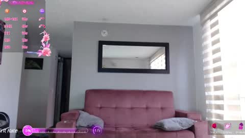 Snapshot of lauramcdowell_ chatting on 02/19/25, 09:03 Laura online show from 02/19/25, 09:03