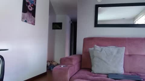 Snapshot of lauramcdowell_ chatting on 02/26/25, 10:20 Laura online show from 02/26/25, 10:20