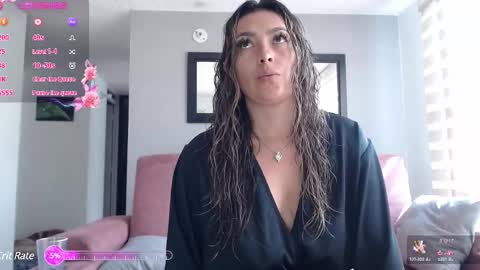 Snapshot of lauramcdowell_ chatting on 03/02/25, 02:10 Laura online show from 03/02/25, 02:10