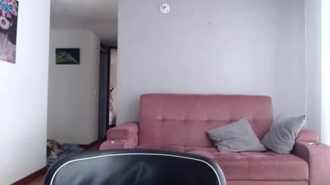Snapshot of lauramcdowell_ chatting on 09/28/25, 12:43 Laura online show from 09/28/25, 12:43