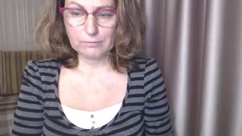 Snapshot of lauraoven1 chatting on 12/12/24, 08:36 Lauraoven1 online show from 12/12/24, 08:36