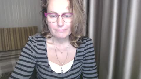 Snapshot of lauraoven1 chatting on 12/26/24, 07:03 Lauraoven1 online show from 12/26/24, 07:03