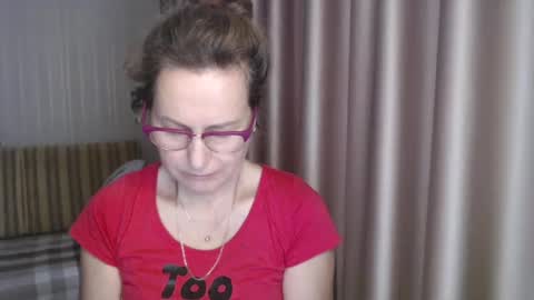 Snapshot of lauraoven1 chatting on 01/12/25, 08:57 Lauraoven1 online show from 01/12/25, 08:57
