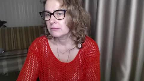 Snapshot of lauraoven1 chatting on 01/19/25, 05:39 Lauraoven1 online show from 01/19/25, 05:39