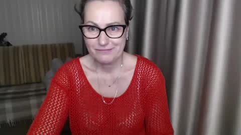 Snapshot of lauraoven1 chatting on 01/26/25, 06:16 Lauraoven1 online show from 01/26/25, 06:16