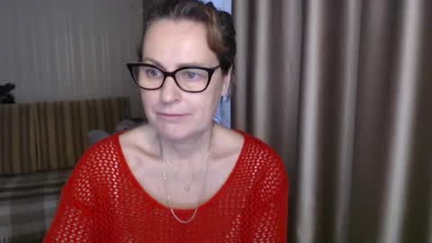 Snapshot of lauraoven1 chatting on 02/02/25, 01:08 Lauraoven1 online show from 02/02/25, 01:08
