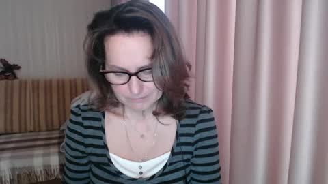 Snapshot of lauraoven1 chatting on 02/20/25, 07:34 Lauraoven1 online show from 02/20/25, 07:34
