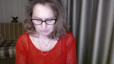 Snapshot of lauraoven1 chatting on 03/02/25, 04:42 Lauraoven1 online show from 03/02/25, 04:42