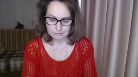 Snapshot of lauraoven1 chatting on 03/03/25, 10:38 Lauraoven1 online show from 03/03/25, 10:38