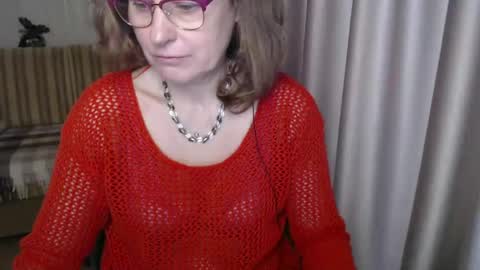 Snapshot of lauraoven1 chatting on 03/09/25, 09:02 Lauraoven1 online show from 03/09/25, 09:02