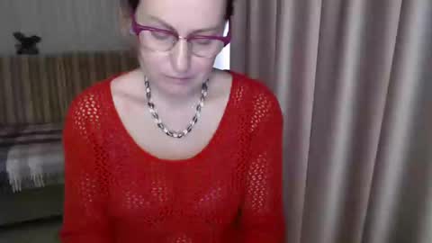 Snapshot of lauraoven1 chatting on 03/10/25, 07:21 Lauraoven1 online show from 03/10/25, 07:21