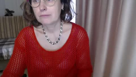 Snapshot of lauraoven1 chatting on 03/10/25, 10:48 Lauraoven1 online show from 03/10/25, 10:48