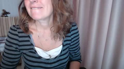 Snapshot of lauraoven1 chatting on 10/18/25, 08:15 Lauraoven1 online show from 10/18/25, 08:15