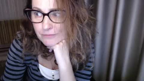 Lauraoven1 online show from 11/29/25, 03:37