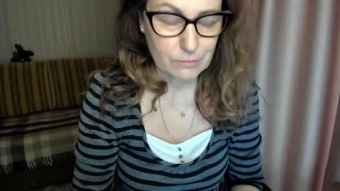 Lauraoven1 online show from 01/17/26, 08:41