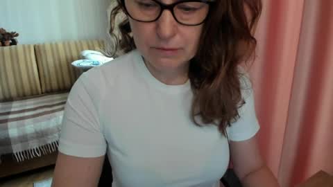 Lauraoven1 online show from 03/27/26, 06:52